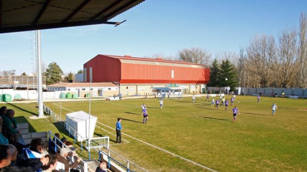 La Arboleda es el escenario preferido por los aficionados adnamantinos para la celebración del partido de Copa. HDS