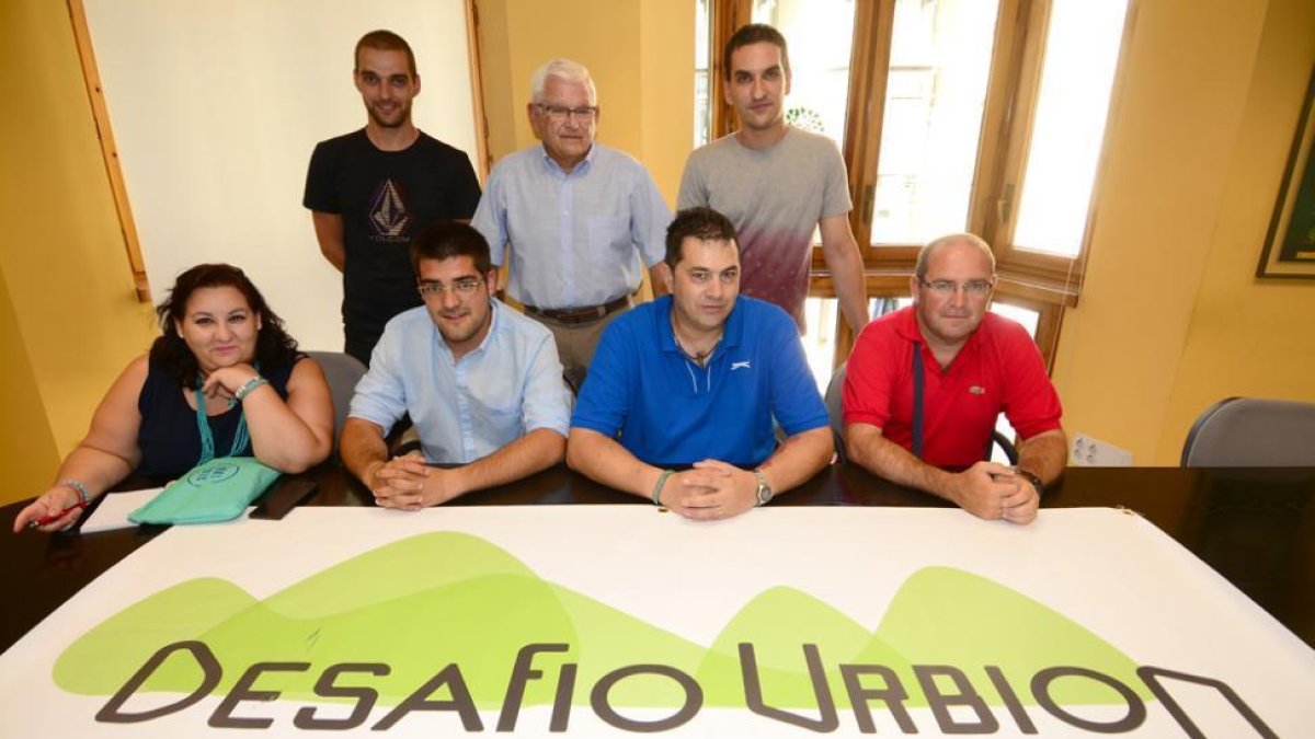 Responsables del Desafío Urbión y de la Fundación Científica Caja Rural durante la presentación de la carrera.-ÁLVARO MARTINEZ