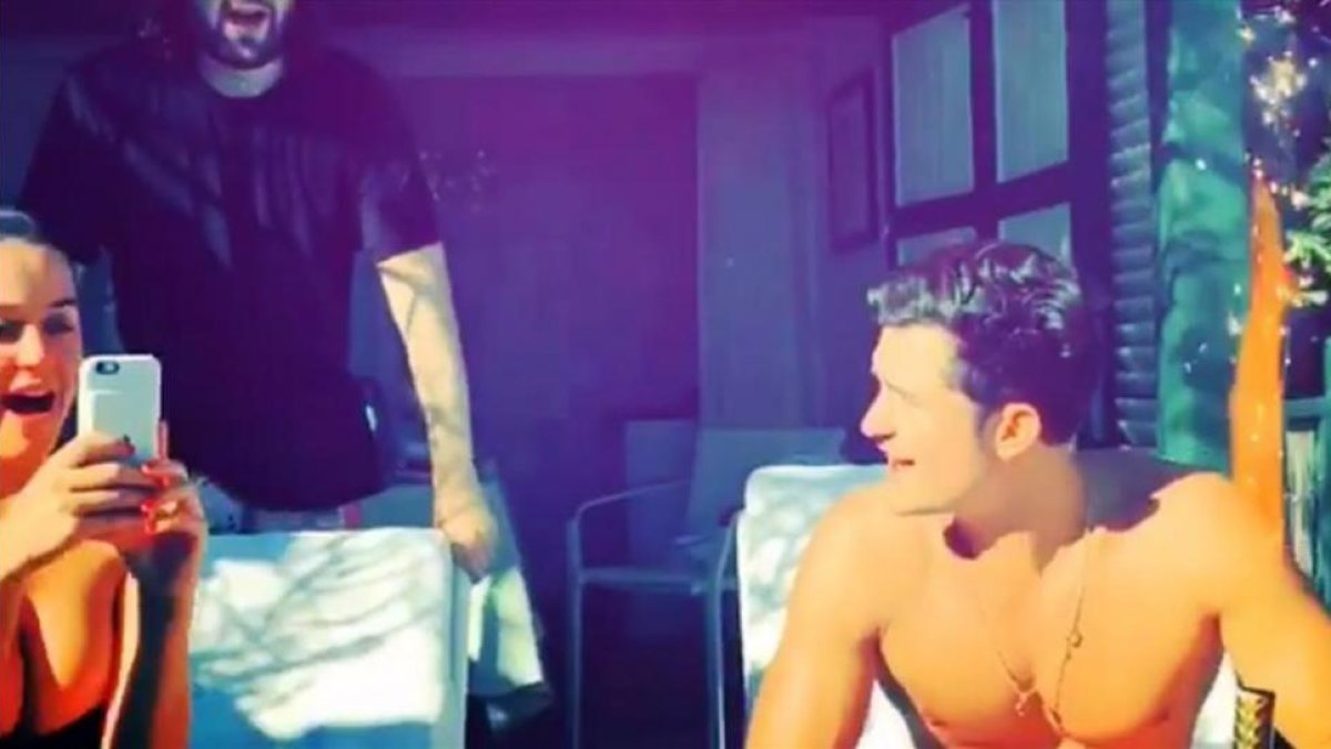 Katy Perry ha publicado esta imagen en Instagram para confirmar que sigue su relación con Orlando Bloom.-INSTAGRAM