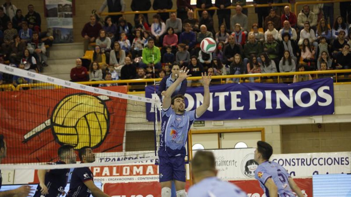 El Río Duero visita al Manacor en un partido por alejarse de la zona de peligro.-MARIO TEJEDOR