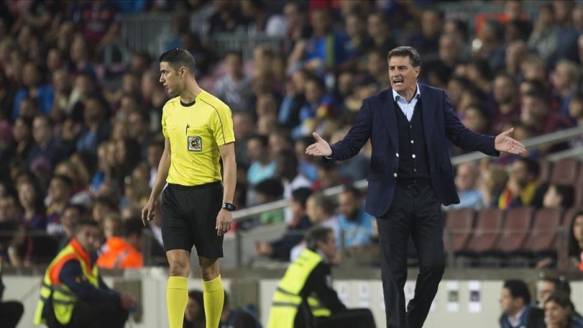 Míchel, técnico del Málaga.-JORDI COTRINA