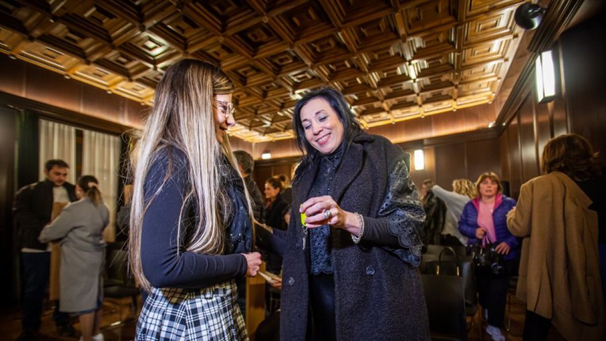 Reparto de llaves de los locales de cuadrilla a los futuros jurados.-HDS