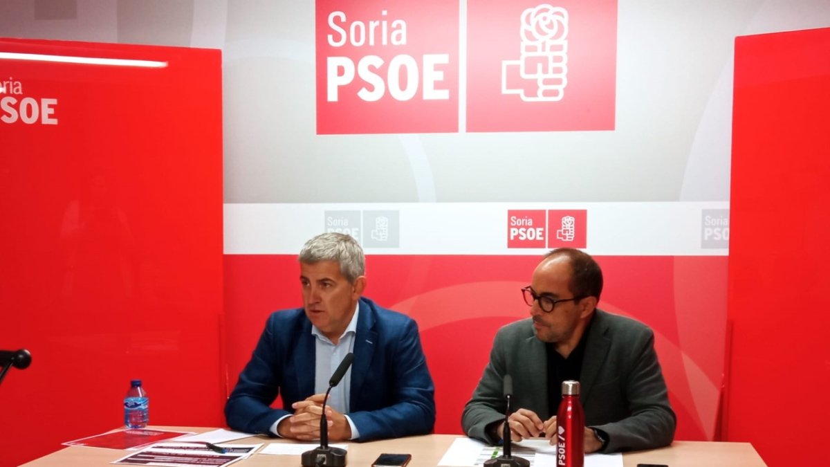 El diputado Javier Antón y el secretario del PSOE Luis Rey. HDS