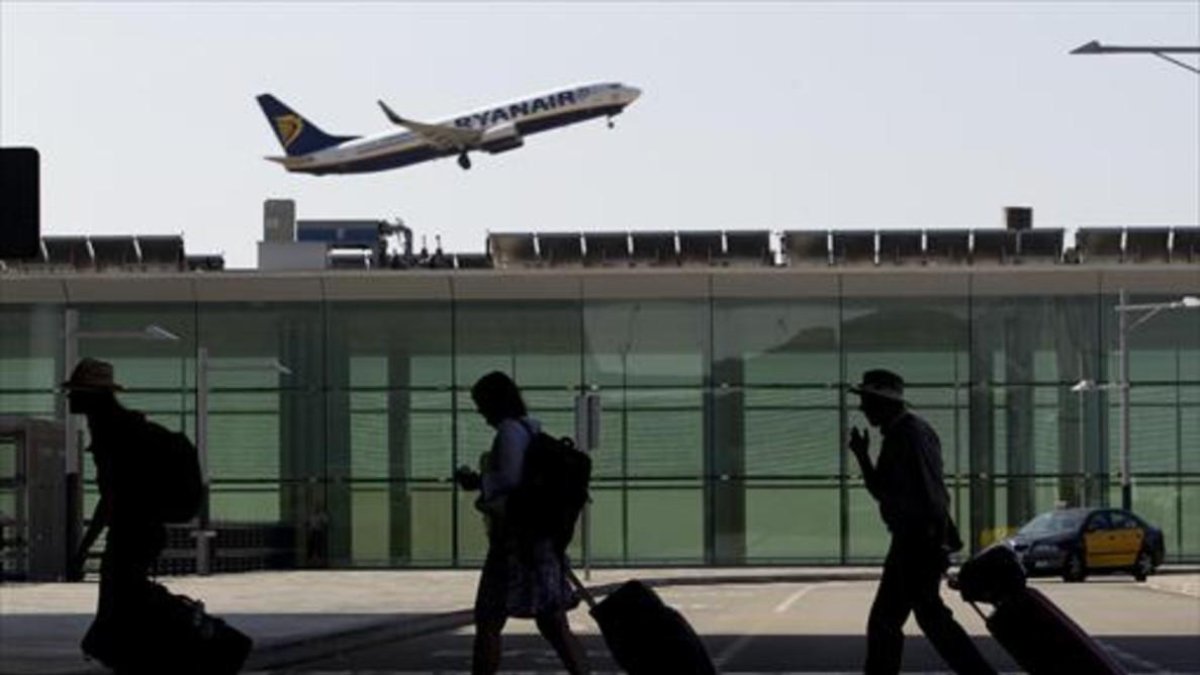 El aeropuerto de El Prat.-ALBERT BERTRAN