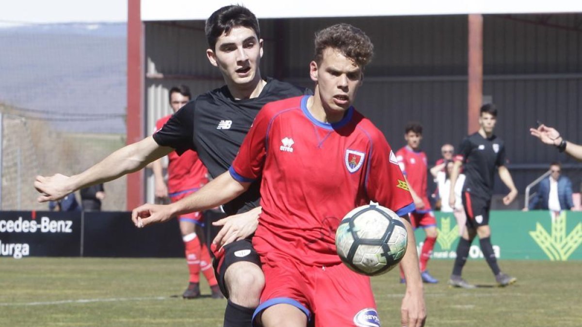 El Numancia juvenil recibe mañana al Celta de Vigo en la ciudad deportiva.-LUIS ÁNGEL TEJEDOR