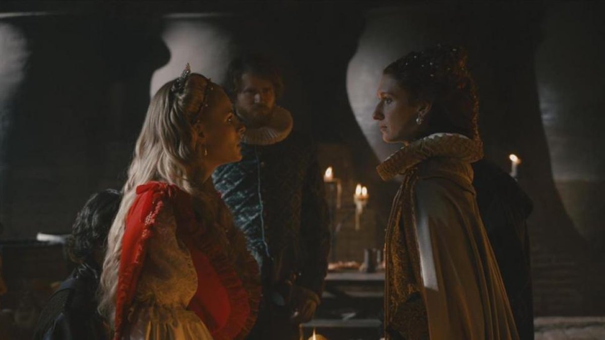 Olivia Chenery y Rebeca Scott, protagonistas de la serie histórica 'Reinas' que estrenará pronto TVE.-TVE