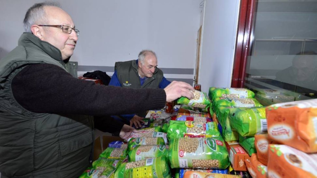 Productos alimenticios recogidos por elBanco de Alimentos.-VALENTÍN GUISANDE