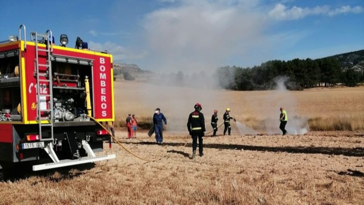 Incendio en un campo de cereal.-HDS