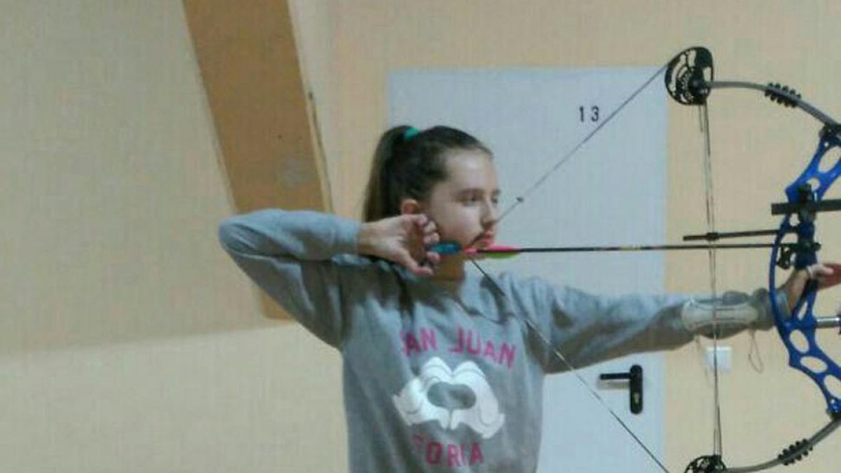 La tiradora soriana Eva Chamarro en un entrenamiento.-Cedida