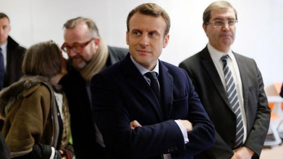 Emmanuel Macron, en una visita a la Universidad de Lille, el 14 de marzo.-GETTY IMAGES / SYLVAIN LEFEVRE