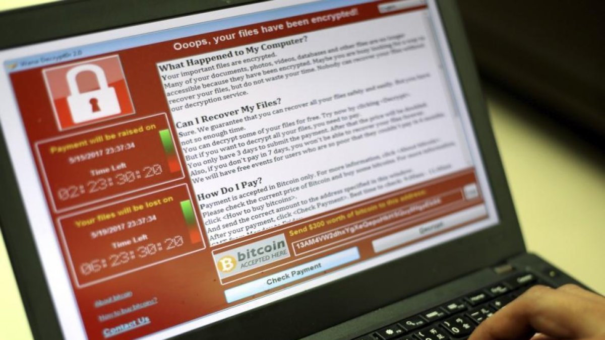 Una pantalla de ordenador muestra un rescate por un ataque de WannaCry.-/ EFE / RITCHIE B TONGO (EFE)