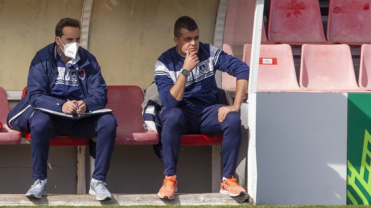 Carlos Ortega entrenador del Numancia B - MARIO TEJEDOR