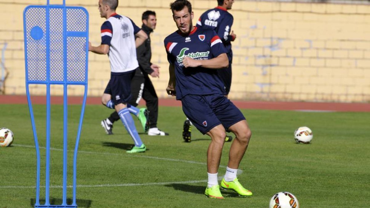 Sergi Enrich podría regresar al once esta tarde.-VALENTÍN GUISANDE