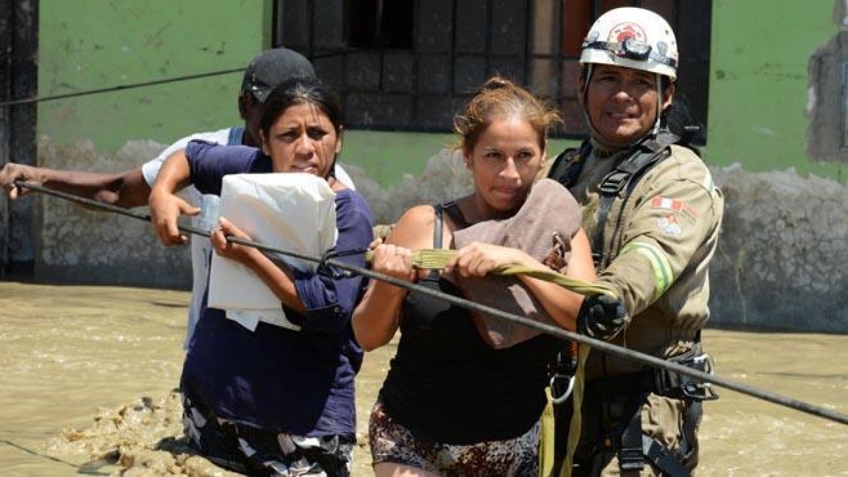 Interminables colas en la capital para conseguir agua potable.-