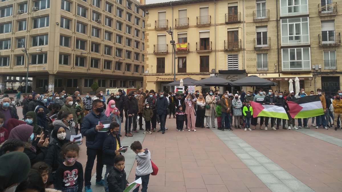 Participantes en la concentración.-P.P.S.