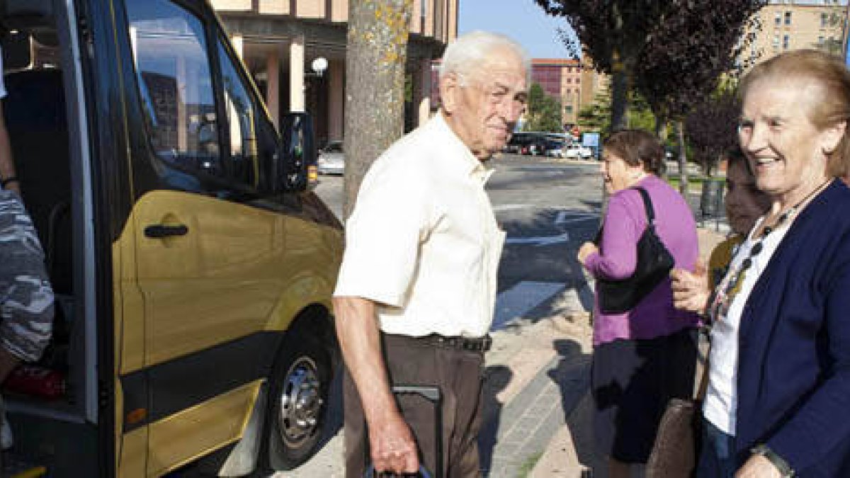 Usuarios del transporte a la demanda. / ICAL-
