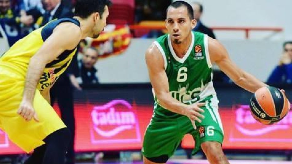 Paul Stoll, en un partido con UNICS Kazan-P.S.