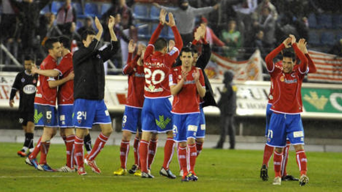 El Numancia supo sufrir para lograr los tres puntos ante el Girona. / DIEGO MAYOR-
