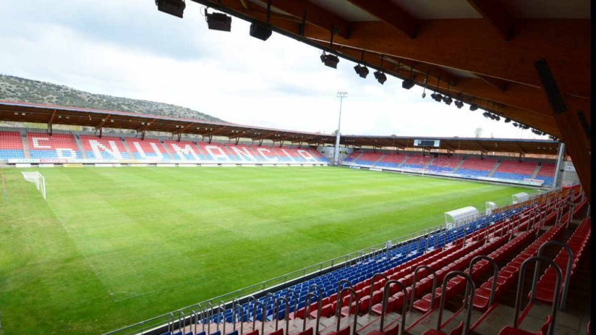 El campo de Los Pajaritos acogerá el partido de Copa del Rey entre el Almazán y el Atlético de Madrid. HDS