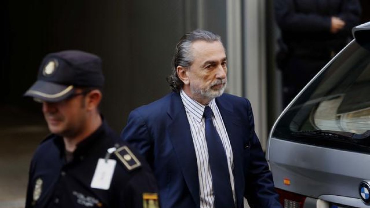 Francisco Correa, presunto cabecilla de la trama Gürtel, llega a la Audiencia Nacional.-DAVID CASTRO