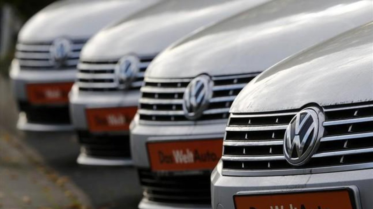 Vehículos de Volkswagen en venta, en Bonn (Alemania).-REUTERS / WOLFGANG RATTAY