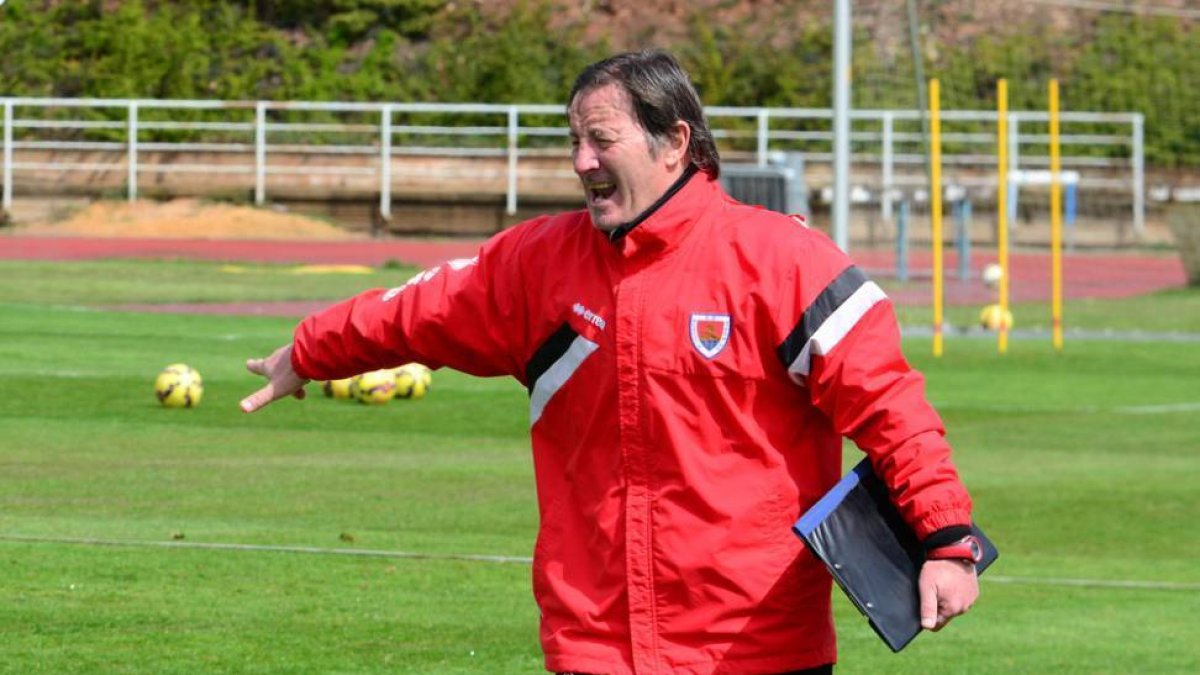 El entrenador del Numancia, Juan Antonio Anquela.-ÁLVARO MARTINEZ