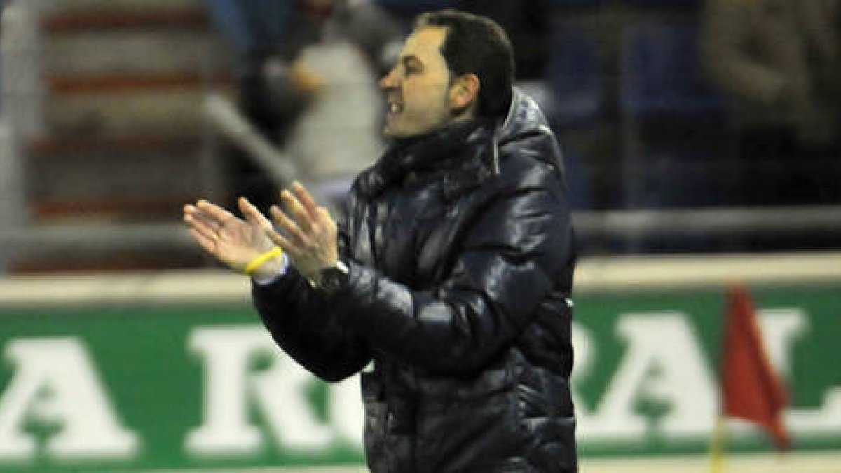Machín en el encuentro de la pasada jornada ante el Castilla. / Diego Mayor-