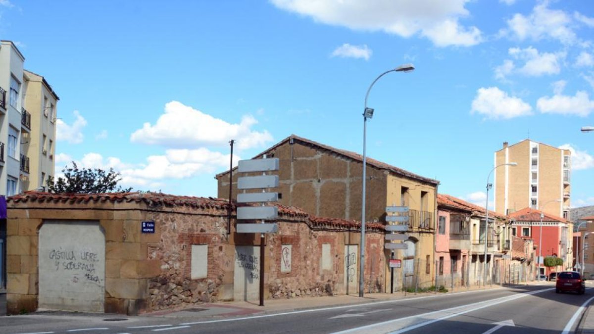 El derribo de la manzana comenzará el lunes.-ÁLVARO MARTÍNEZ