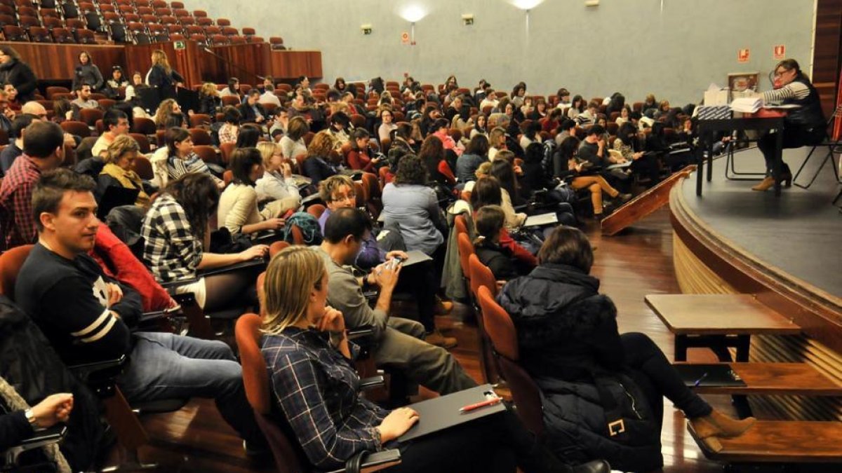 Prueba de selección para la bolsa de auxiliares administrativos celebrada en marzo pasado.-Valentín Guisande