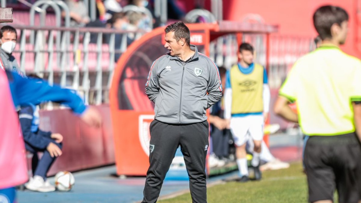 Diego Martínez no encontró soluciones al mal juego de su equipo. GONZALO MONTESEGURO
