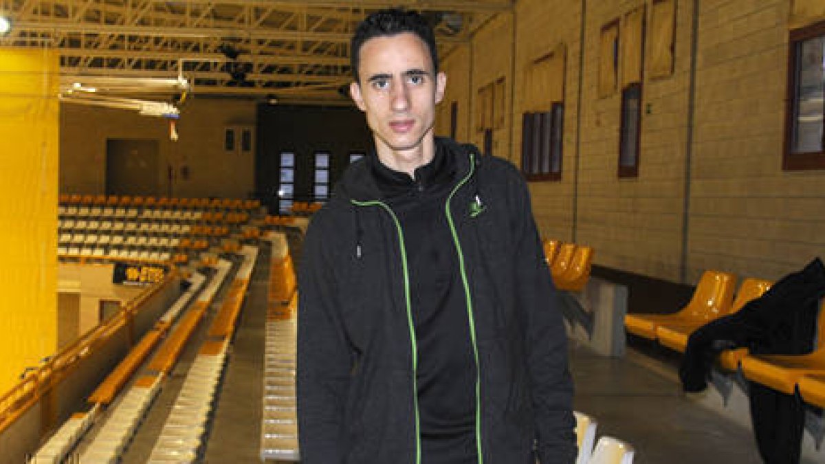 El atleta afincado en Soria, Manuel Olmedo. / VALENTÍN GUISANDE-
