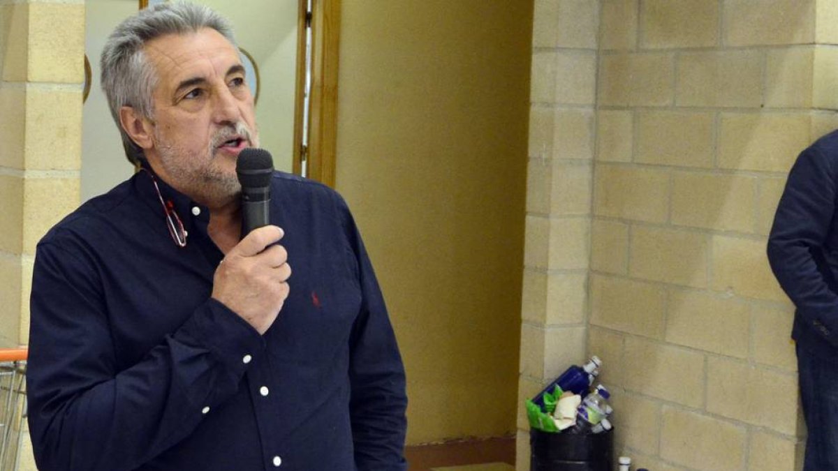Carlos Heras, presidente del Aranga BM Soria, analizaba el ejercicio del equipo amarillo.-Álvaro Martínez