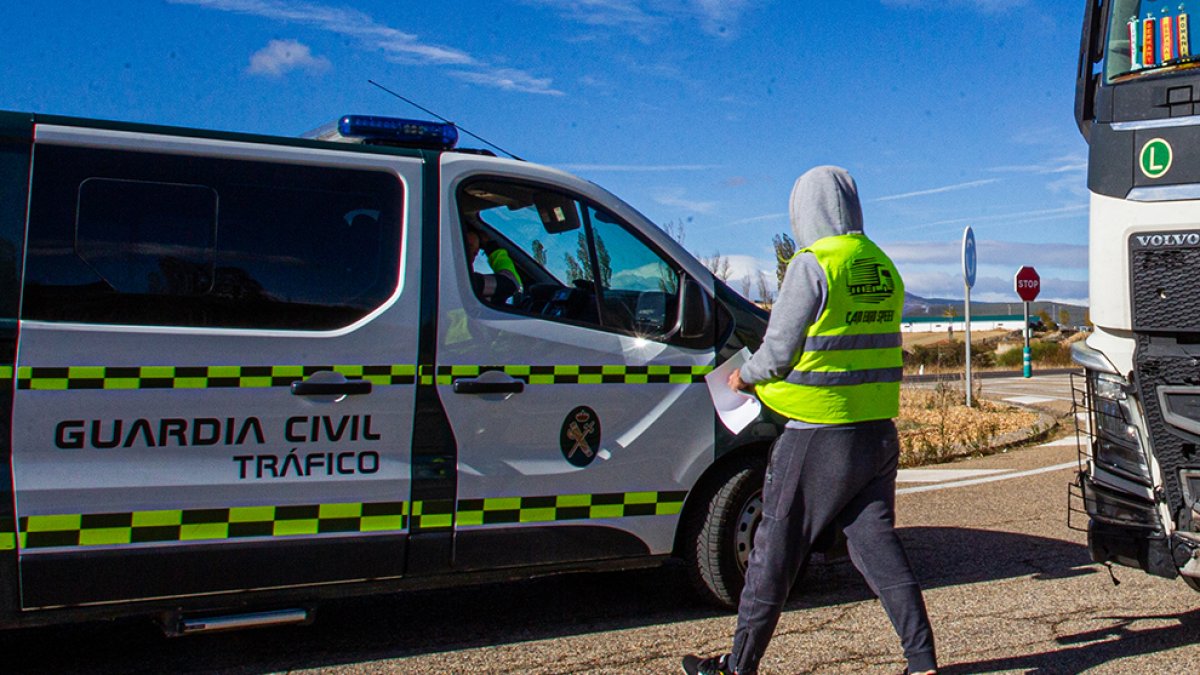 Guardia Civil de Tráfico en Soria en una imagen de archivo. MARIO TEJEDOR