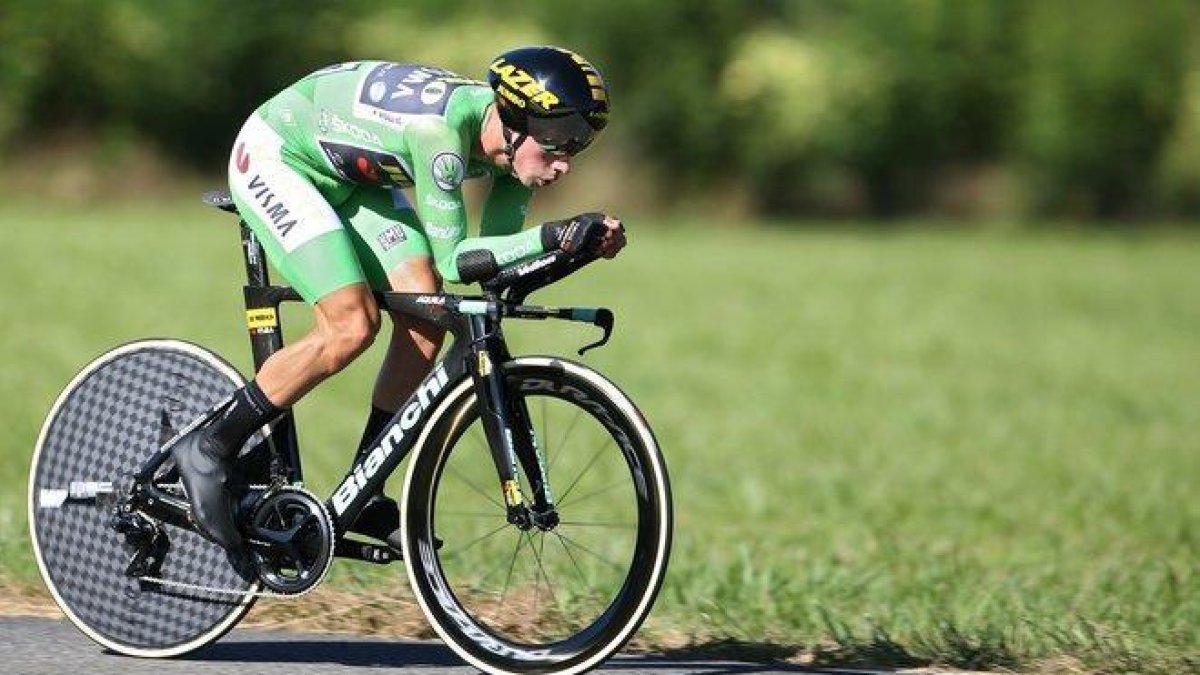 El esloveno Primoz Roglic, del equipo Jumbo-Visma, durante la contrarreloj de este martes.-EFE