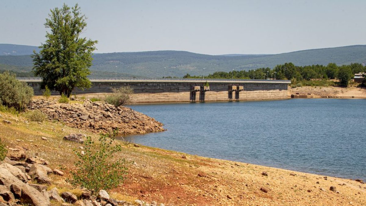 Cuerda del Pozo se recupera, pero sigue por debajo de la media de agua embalsada. MARIO TEJEDOR