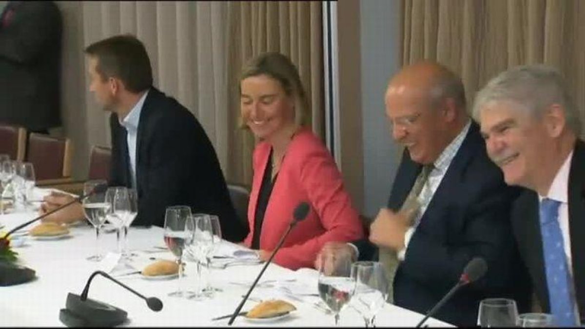 En Bruselas, anoche, hubo reunión extraordinaria de ministros de Exteriores para abordar cómo va a ser la relación entre Europa y Estados Unidos, tras la elección del magnate.-ATLAS