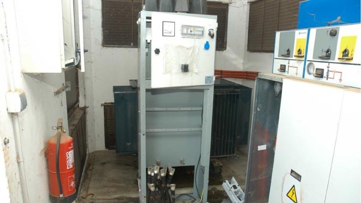 Estado en el que se quedaron las instalaciones eléctricas del polígono.-HDS