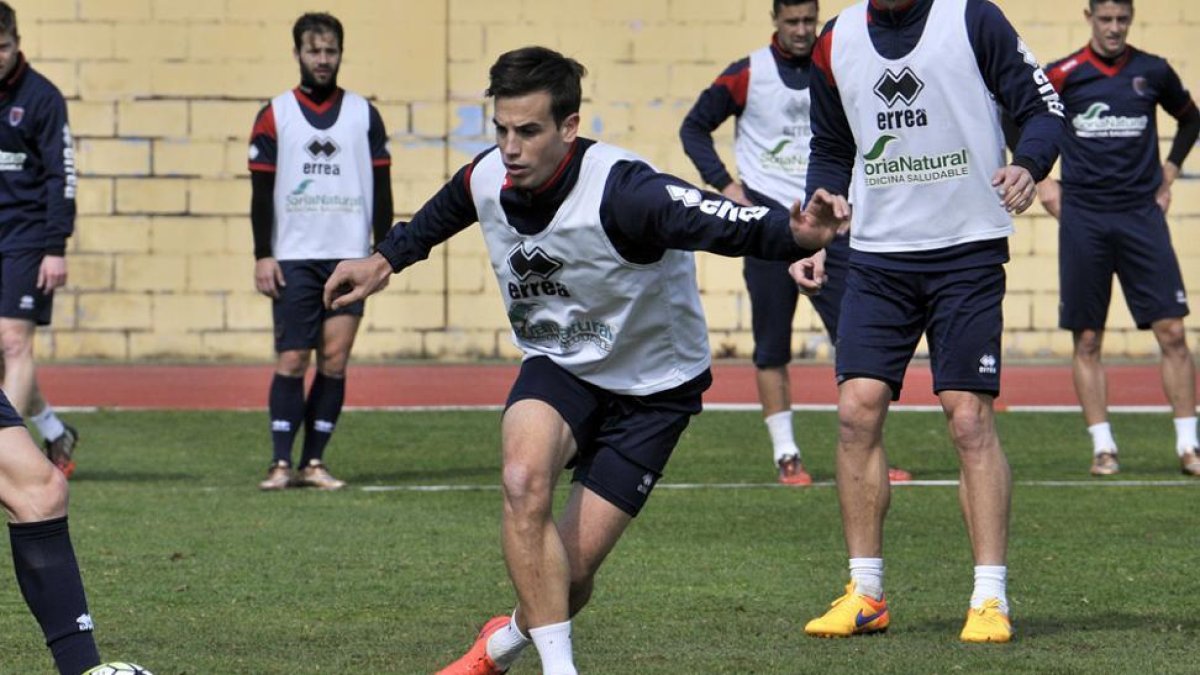 Íñigo Pérez se perderá el partido de este sábado en Los Pajaritos ante la Llagostera.-Valentín Guisande
