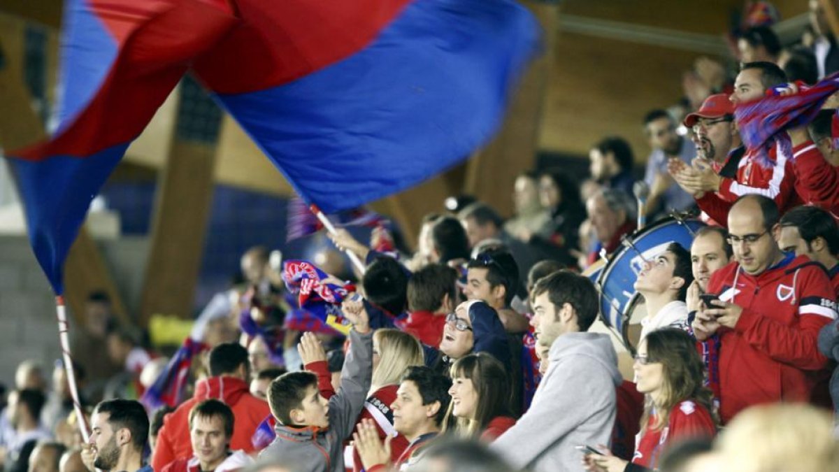La afición del Numancia está disfrutando con su equipo esta temporada.-Luis Ángel Tejedor