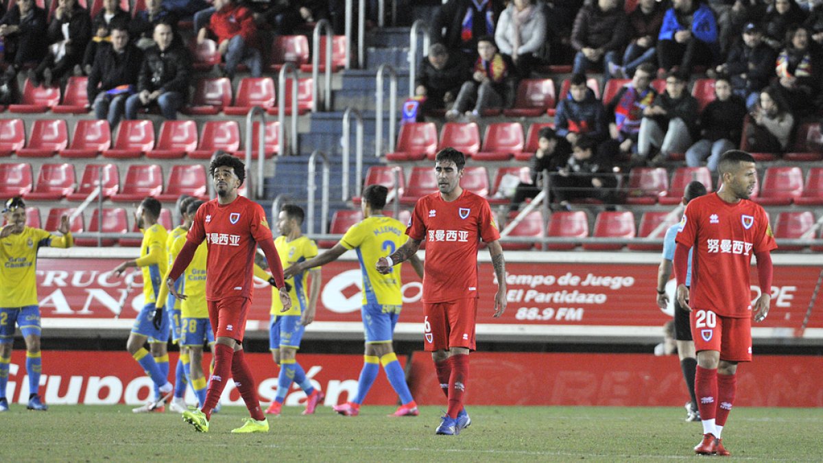 El Numancia no pudo volver a saborear las victorias ante un equipo canario que fue mejor. VALENTÍN GUISANDE