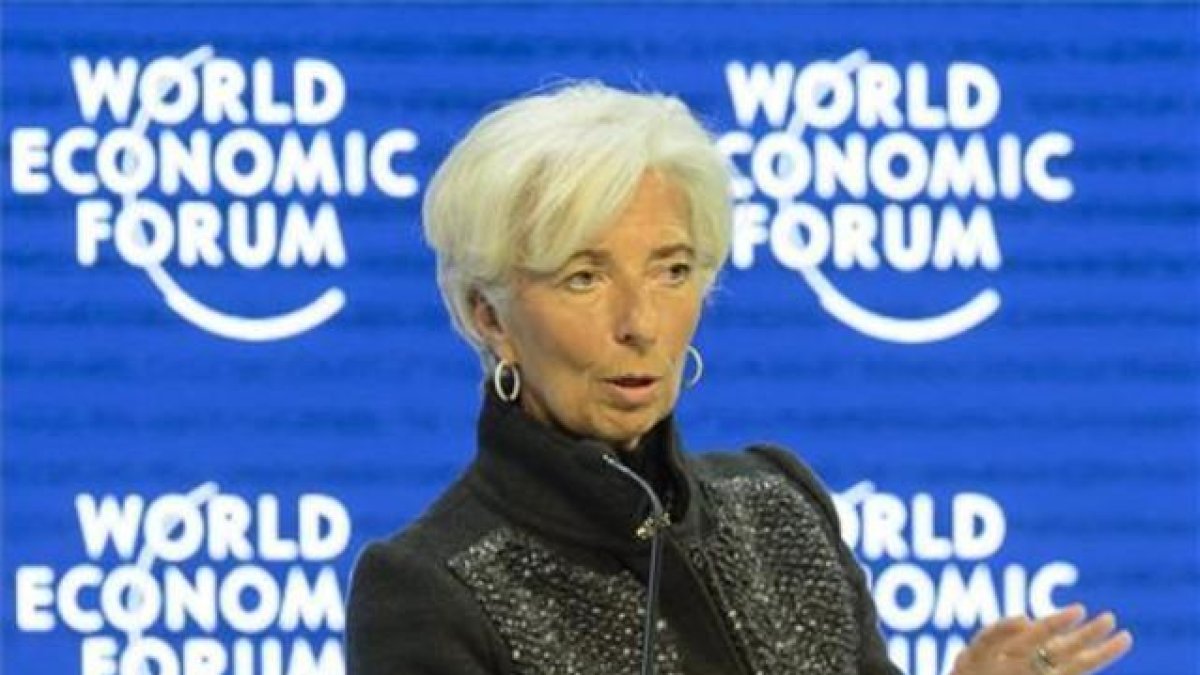 La titular del FMI, Christine Lagarde, durante su intervención en Davos, este sábado.-EFE / JEAN-CHRISTOPHE BOTT
