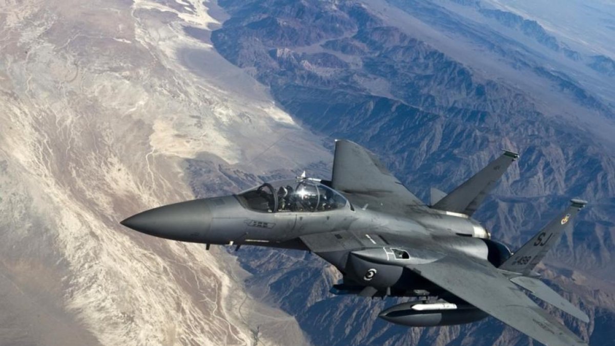 Un avión de combate F15.-PIXABAY.COM