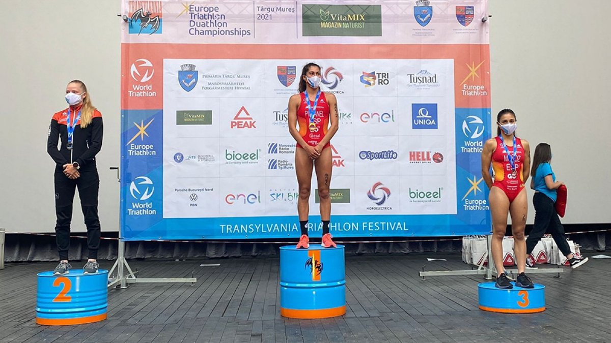 Marina Muñoz en el tercer puesto del podio del Europeo sub 23 celebrado hoy en Rumanía. HDS