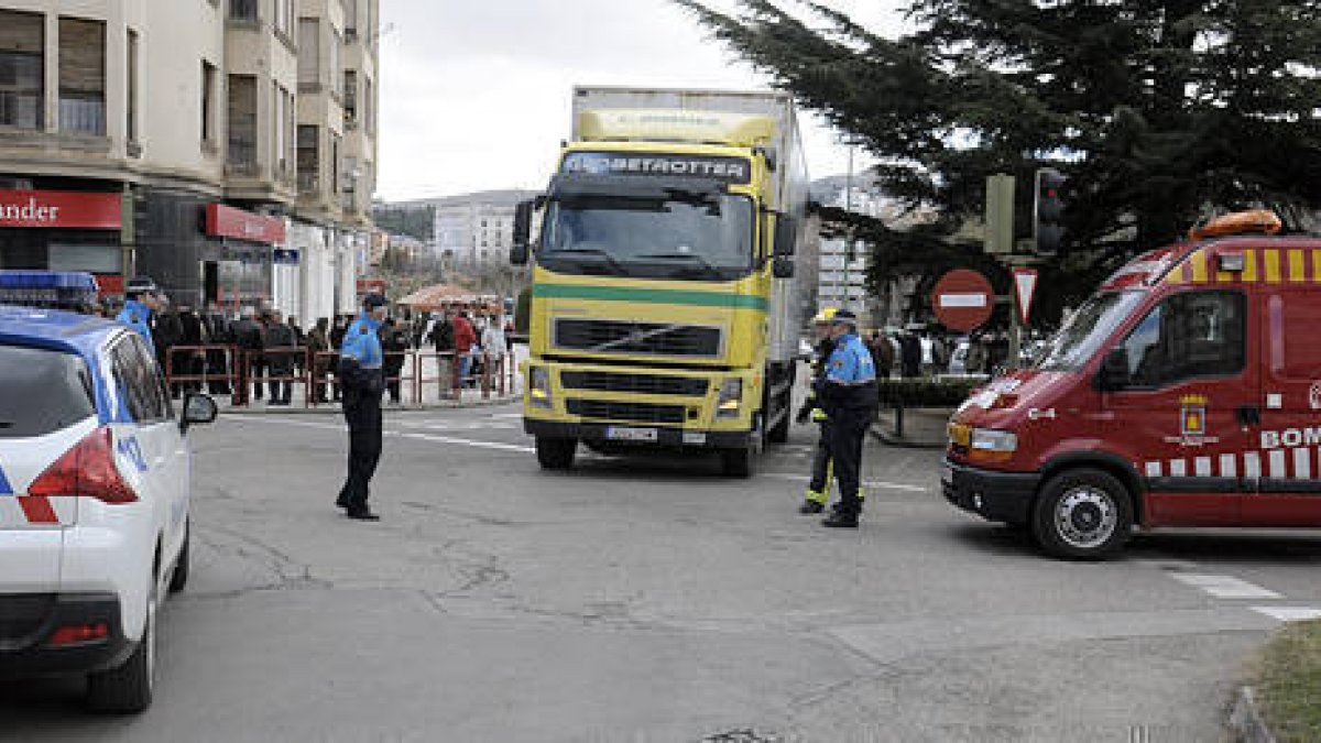 Accidente en el paseo del Espolón. / A. M.-