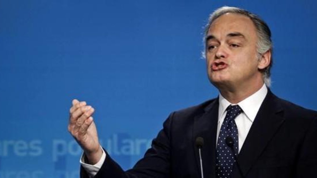 El dirigente del PP Esteban González Pons, en la sede del PP, en una foto de archivo.-/ EFE / EMILIO NARANJO