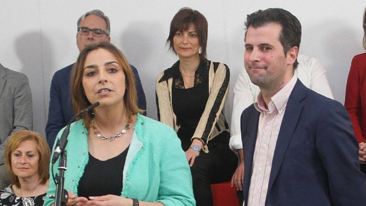 El secretario general de PSOE de Castilla y León, Luis Tudanca, y la candidata a la Alcaldía de Palencia, Miríam Andrés-Ical