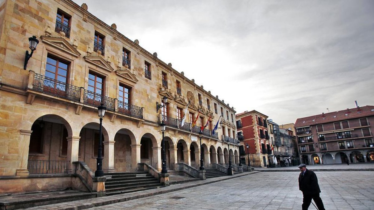 Ayuntamiento de la capital, en la plaza Mayor.-Mario Tejedor