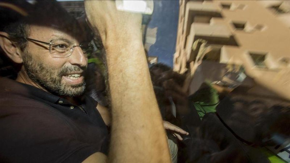 Sandro Rosell, tras ser detenido, el 23 de mayo del 2017.-FERRAN NADEU