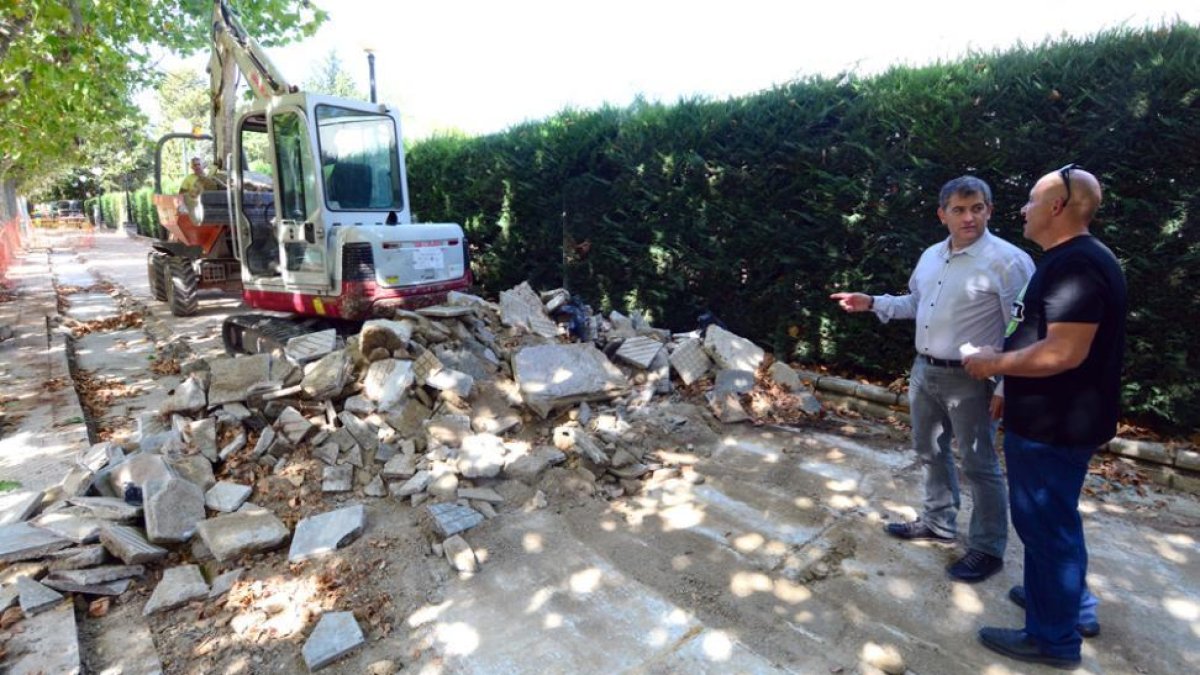 Javier Antón visitó ayer las obras.-Álvaro Martínez