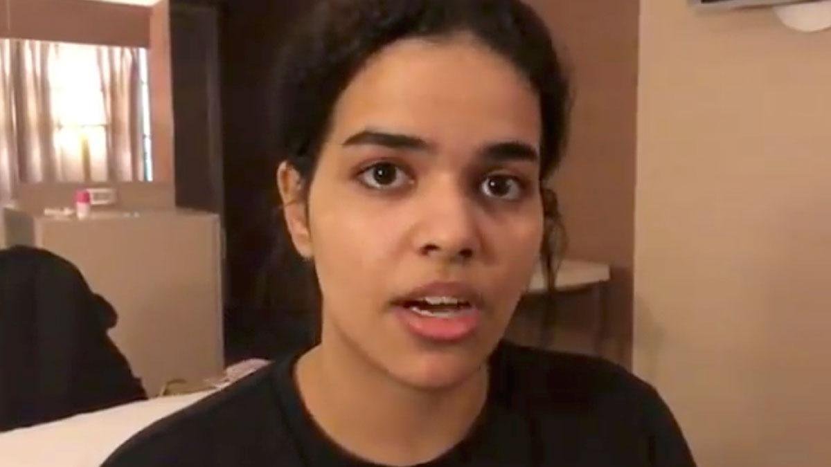Rahaf Mohammed Al-Qunun, la joven saudí que huye de su familia, pide asilo en Tailandia.-EFE